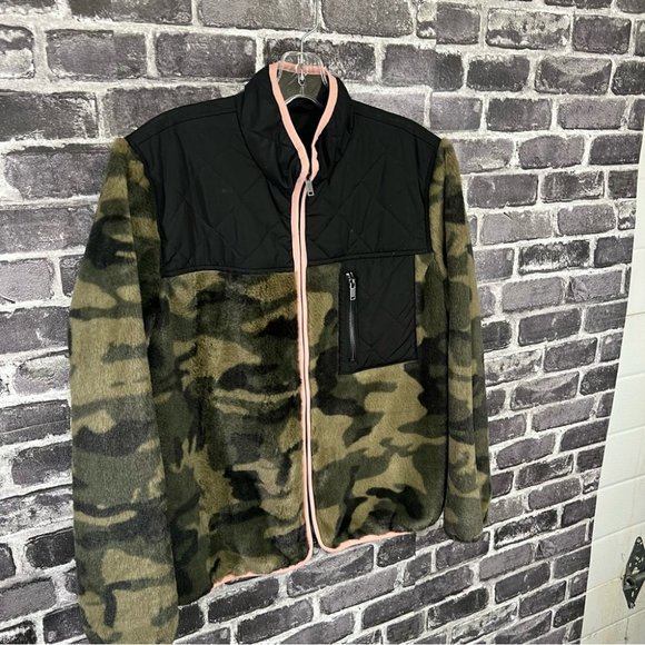 NWT Rails Wesley Front Zip Faux Fur Jacket - size M - Picture 2 of 16